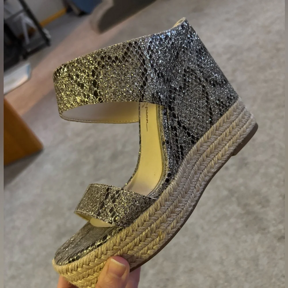 Jessica Simpson sparkly snake wedges - Picture 2 of 3